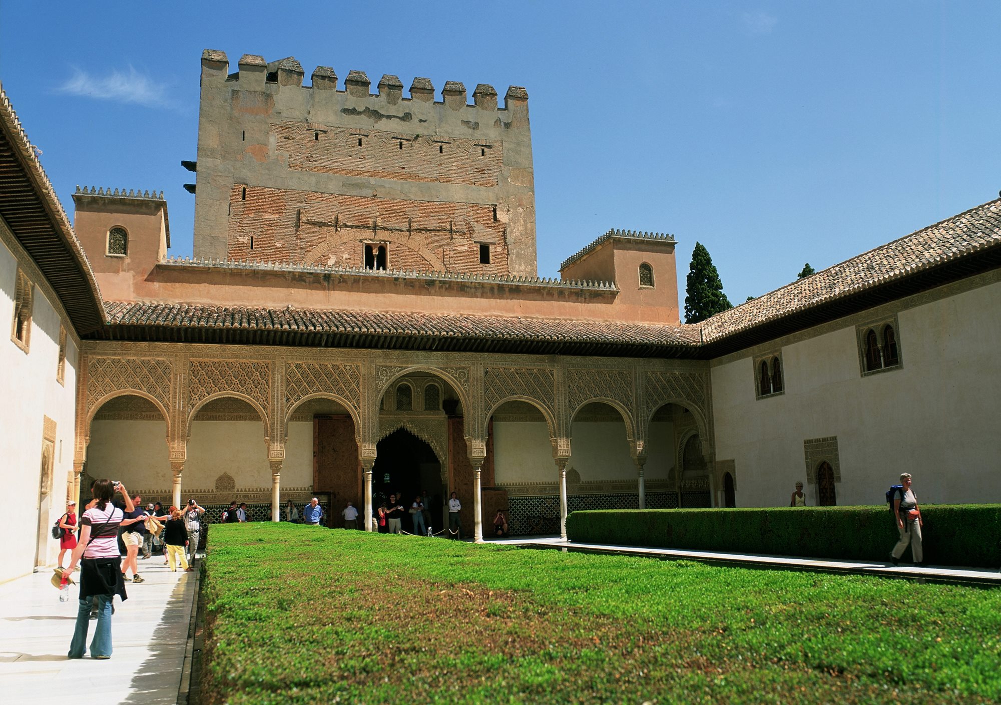 Alhambra and Generalife Tours visits visit join the guided group guide